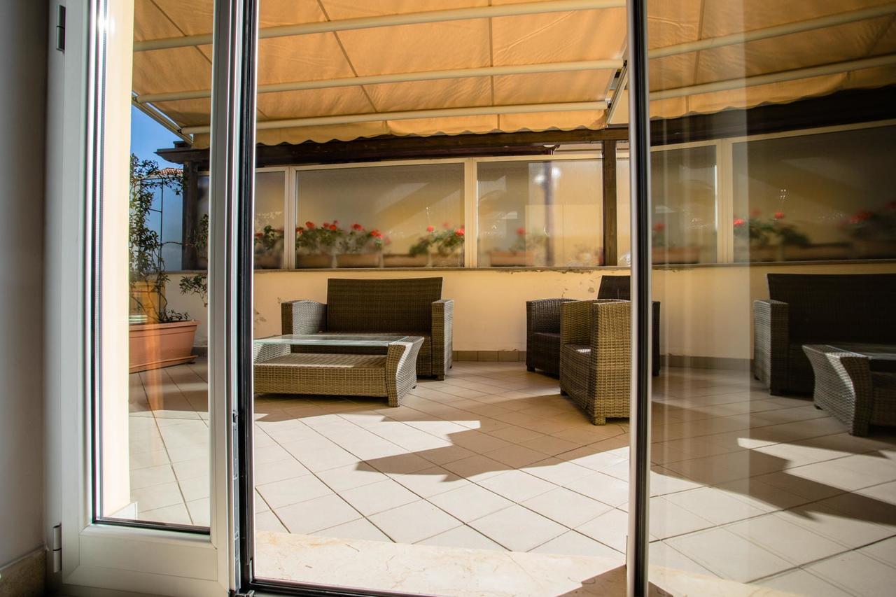 Ferienwohnung Terrazza Di Pinerolo Exterior foto