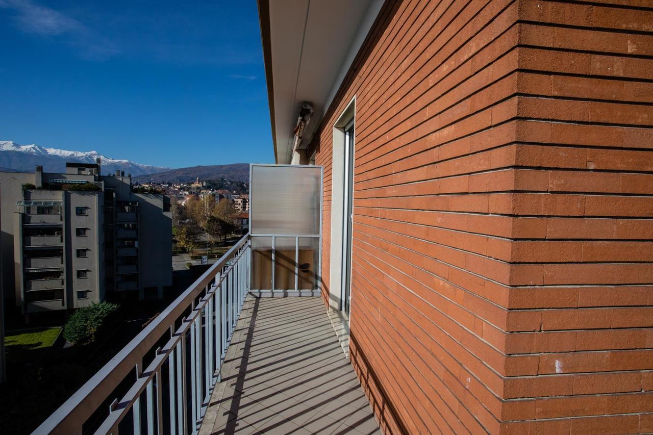 Ferienwohnung Terrazza Di Pinerolo Exterior foto